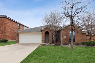 525 Braewick Drive, Fort Worth, TX 76131