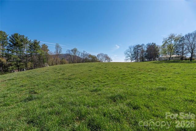 284 Woodland Church Road, Clyde, NC 28721