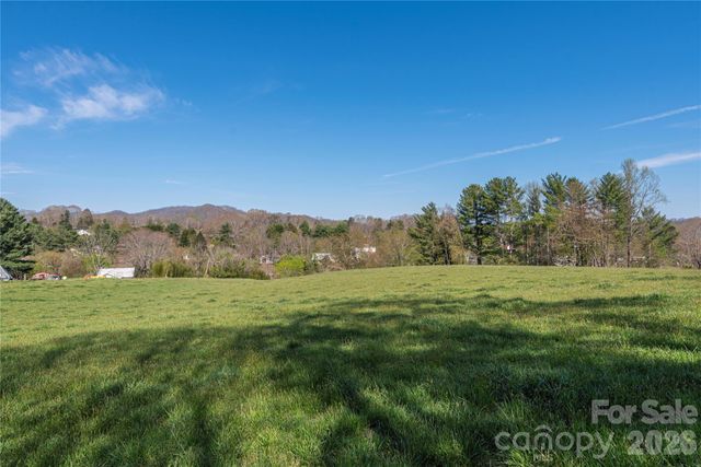 284 Woodland Church Road, Clyde, NC 28721