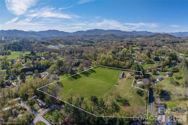 284 Woodland Church Road, Clyde, NC 28721