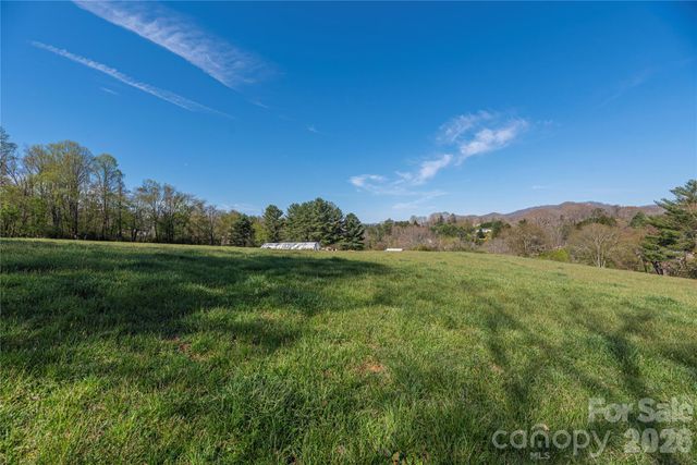 284 Woodland Church Road, Clyde, NC 28721