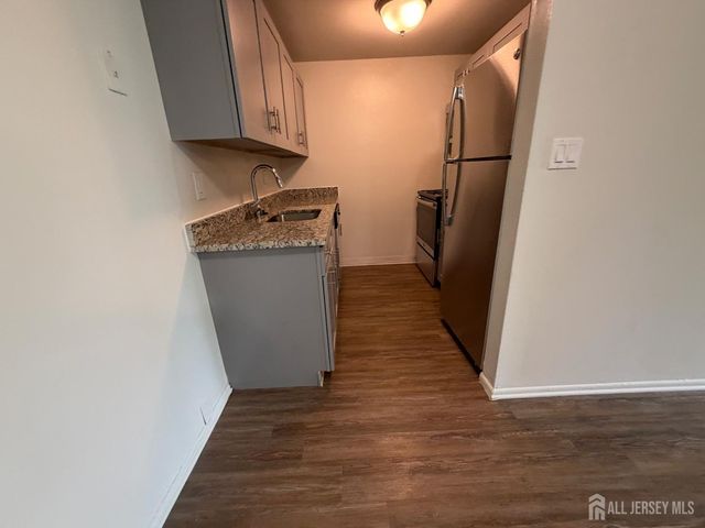 2005 Quail Ridge Drive 722, Plainsboro, NJ 08563