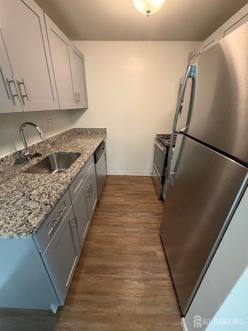 2005 Quail Ridge Drive 722, Plainsboro, NJ 08563