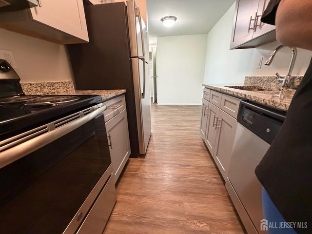 2005 Quail Ridge Drive 722, Plainsboro, NJ 08563
