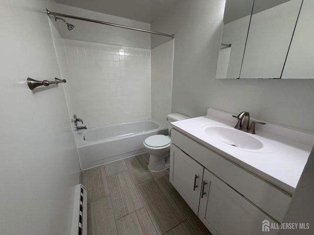 2005 Quail Ridge Drive 722, Plainsboro, NJ 08563