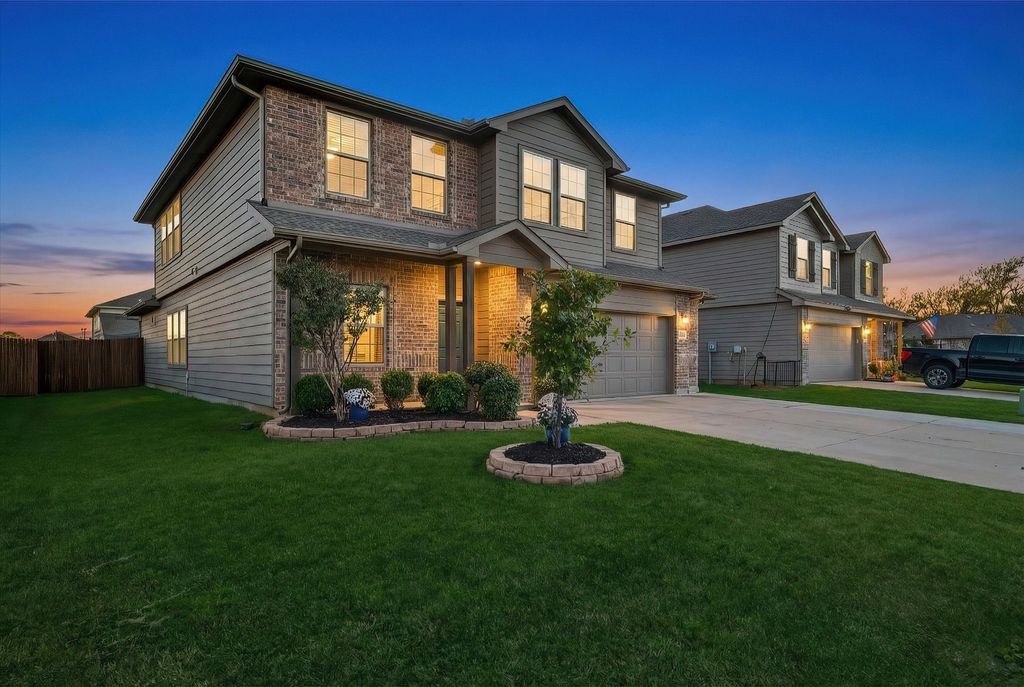 313 Countryside Drive, Aubrey, TX 76227