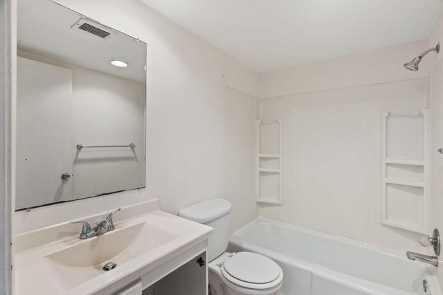 901 11th Avenue S 5, Hopkins, MN 55343
