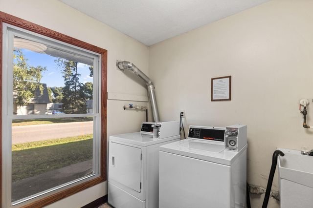 901 11th Avenue S 5, Hopkins, MN 55343