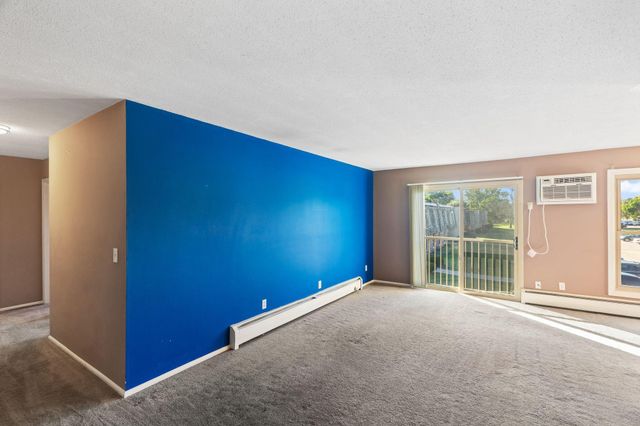 901 11th Avenue S 5, Hopkins, MN 55343