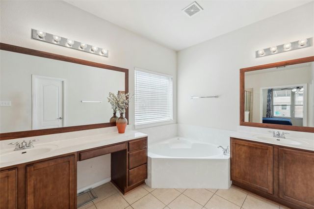 1004 Wallin Farms CV, Hutto, TX 78634