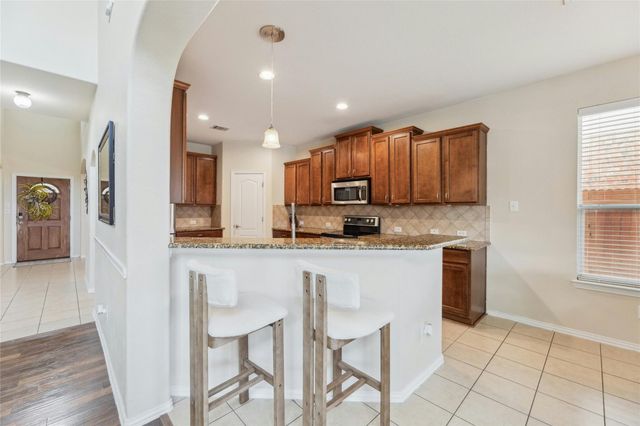 1004 Wallin Farms CV, Hutto, TX 78634