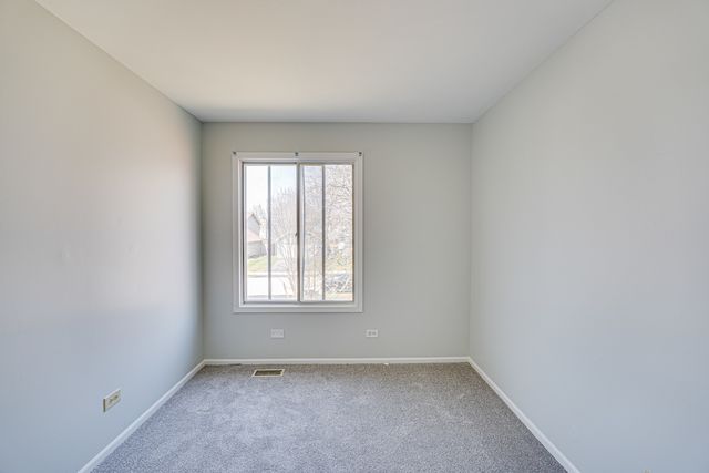1111 Brunswick Lane, Aurora, IL 60504