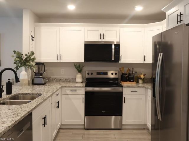 6069 Laurelwood DR, Fort Myers, FL 33905