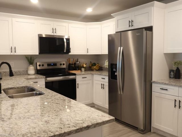 6069 Laurelwood DR, Fort Myers, FL 33905
