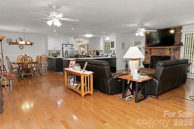 183 Mckinney Road W, Marion, NC 28752