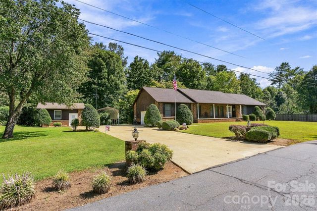 183 Mckinney Road W, Marion, NC 28752