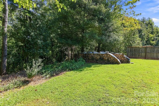 183 Mckinney Road W, Marion, NC 28752