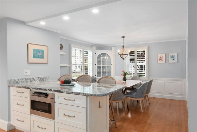 15 Elmsgate Way, East Providence, RI 02916