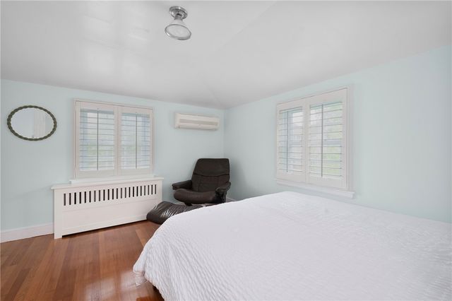 15 Elmsgate Way, East Providence, RI 02916