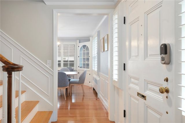 15 Elmsgate Way, East Providence, RI 02916