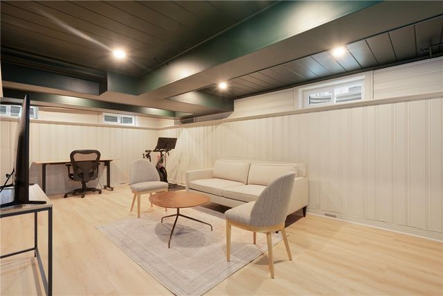 15 Elmsgate Way, East Providence, RI 02916
