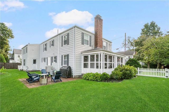 15 Elmsgate Way, East Providence, RI 02916