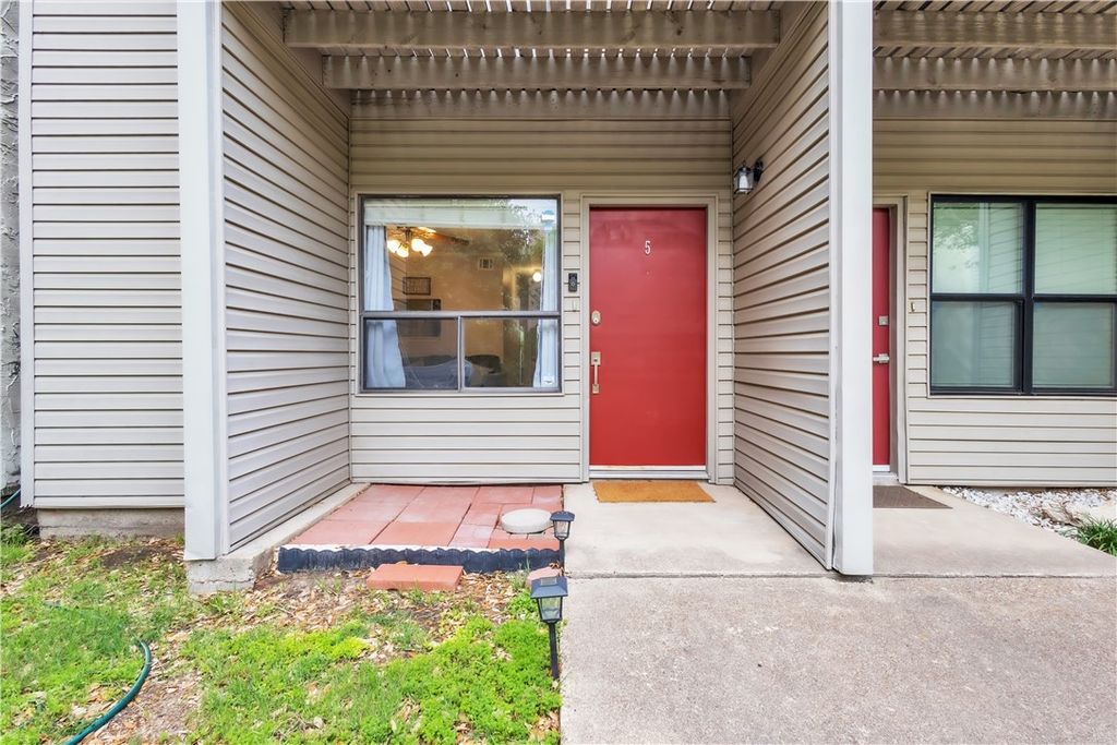 1902 Dartmouth Street J5, College Station, TX 77840 — photo 2