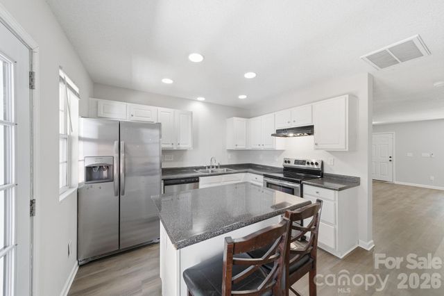 6766 Cypress Tree Lane, Charlotte, NC 28215