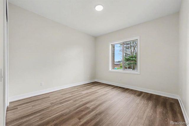 68503 Lake Angela Pointe, Richmond, MI 48062