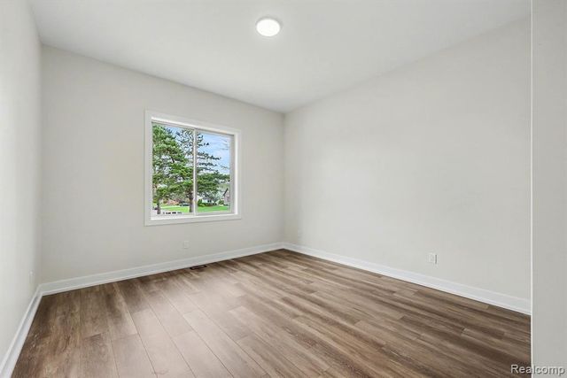 68503 Lake Angela Pointe, Richmond, MI 48062