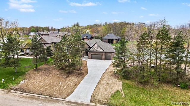 68503 Lake Angela Pointe, Richmond, MI 48062