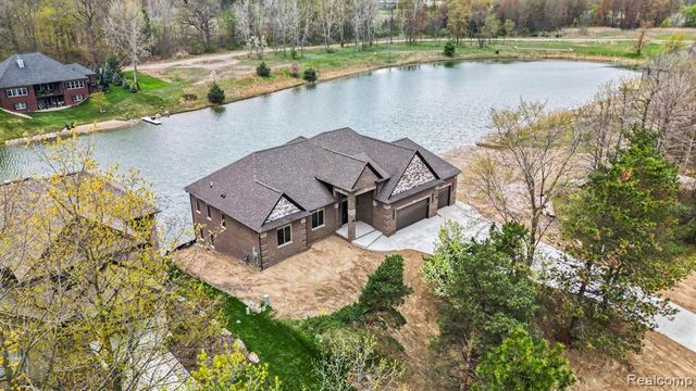 68503 Lake Angela Pointe, Richmond, MI 48062