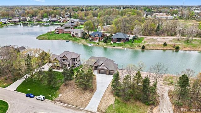 68503 Lake Angela Pointe, Richmond, MI 48062