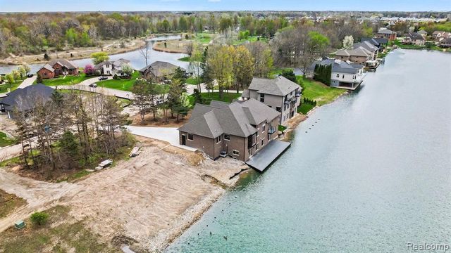 68503 Lake Angela Pointe, Richmond, MI 48062