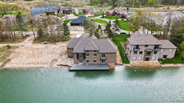 68503 Lake Angela Pointe, Richmond, MI 48062