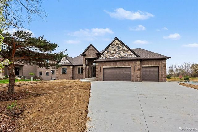 68503 Lake Angela Pointe, Richmond, MI 48062