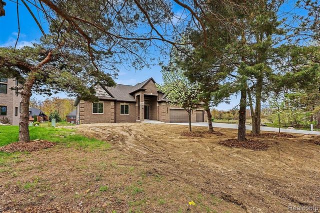 68503 Lake Angela Pointe, Richmond, MI 48062