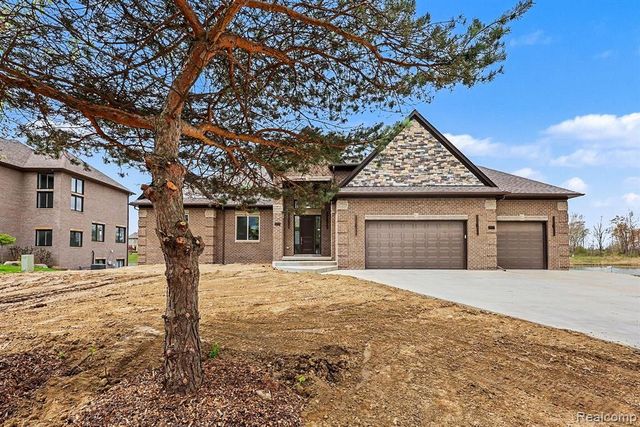 68503 Lake Angela Pointe, Richmond, MI 48062
