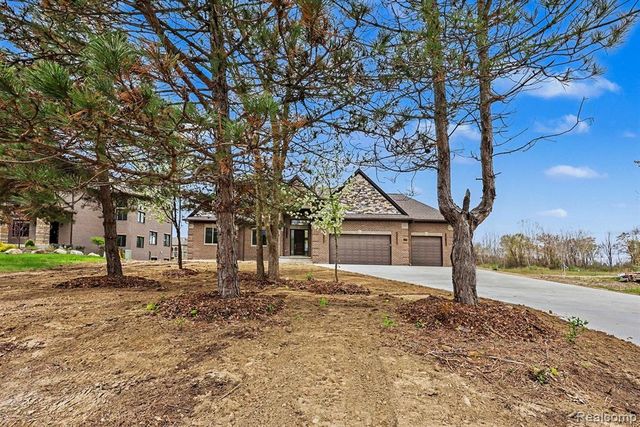 68503 Lake Angela Pointe, Richmond, MI 48062