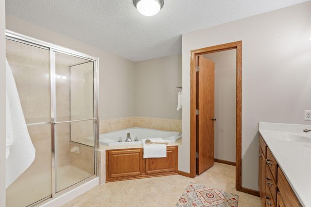 619 Crane Creek Lane, Eagan, MN 55121