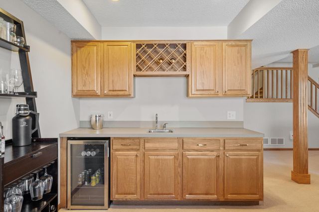 619 Crane Creek Lane, Eagan, MN 55121