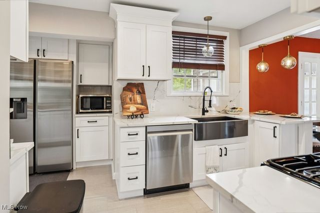 17725 Scottsdale Boulevard, Shaker Heights, OH 44122