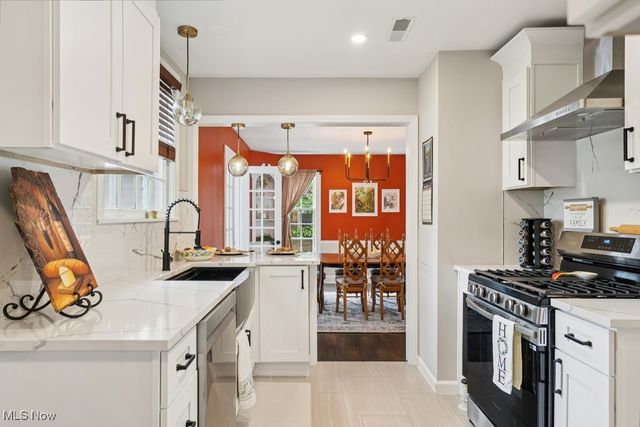 17725 Scottsdale Boulevard, Shaker Heights, OH 44122