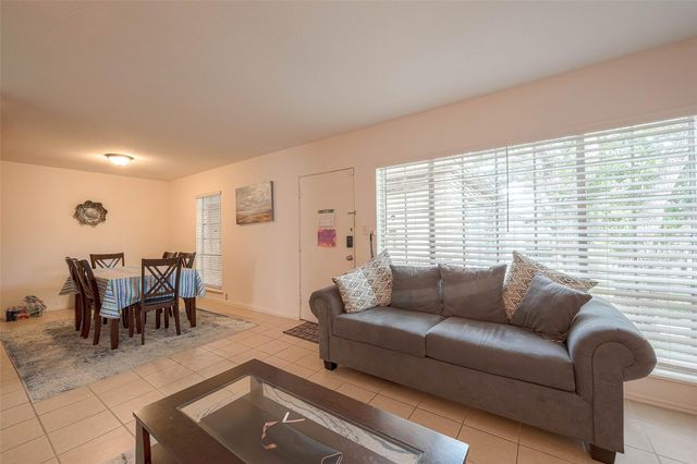 2201 Fountain View Drive 54, Houston, TX 77057