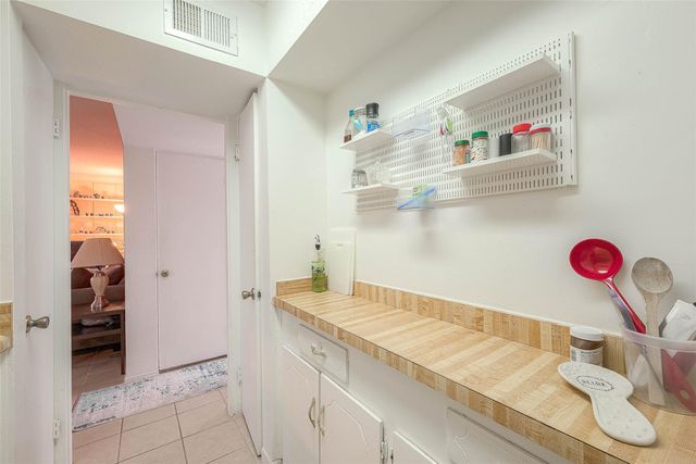 2201 Fountain View Drive 54, Houston, TX 77057