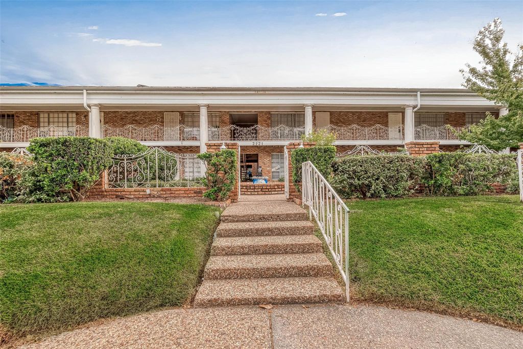 2201 Fountain View Drive 54, Houston, TX 77057