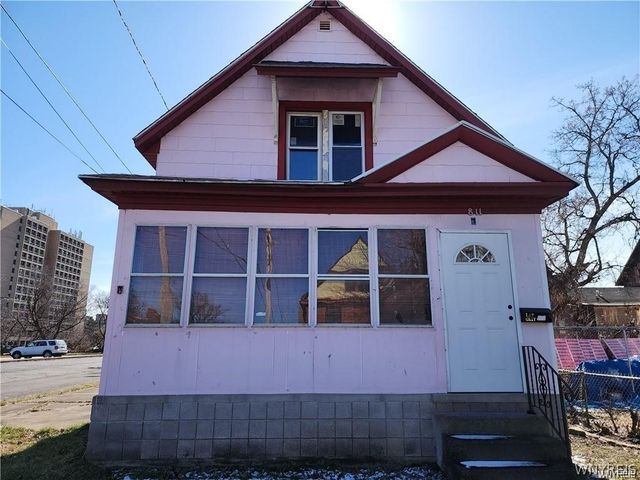 811 Cedar Avenue, Niagara Falls, NY 14301
