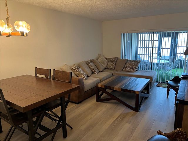 333 WOODLAKE WYNDE, Oldsmar, FL 34677