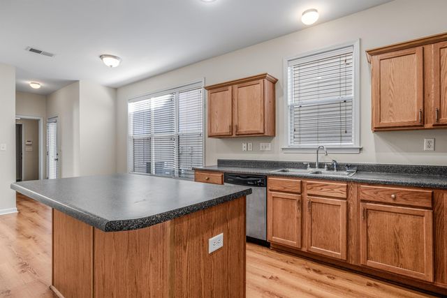 1372 ISLAND TOWN DR, Memphis, TN 38103