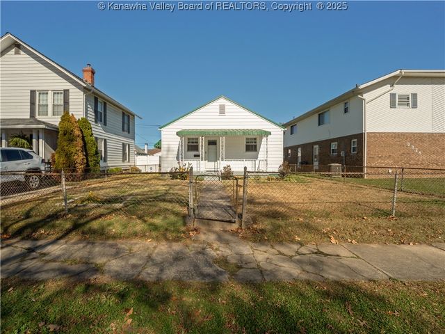 2326 Monroe Avenue, St Albans, WV 25177